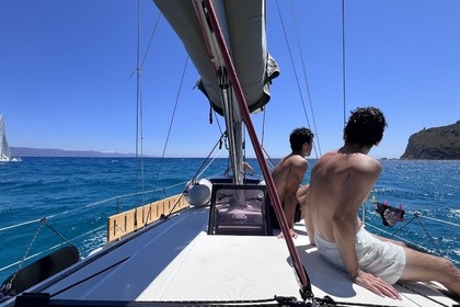 Cruise with Skipper, Hostess and free Wi-Fi