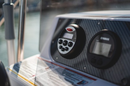 "Malibu" California 5.7 con Yamaha