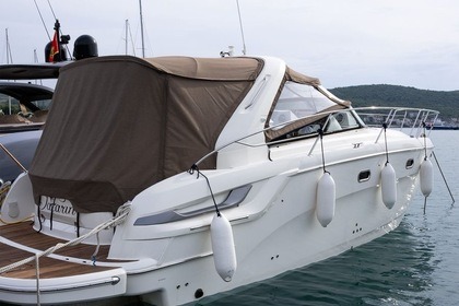 Hyra båt Motorbåt Bavaria 34 Sport Tivat