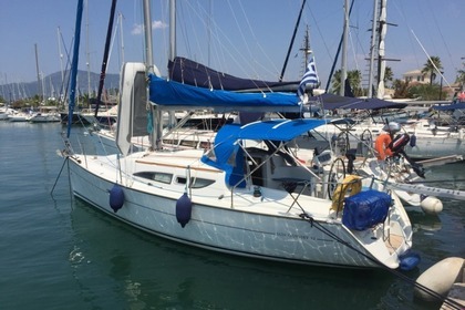 Hire Sailboat JEANNEAU SUN ODYSSEY 32' Corfu