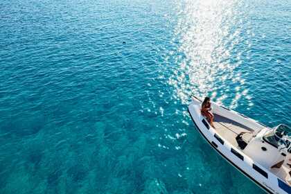 Noleggio Barca a motore Ranieri Cayman 23 Sport Touring Sant'Antioco