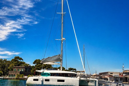 Hyra båt Katamaran Lagoon 46 - ICONIC Neapel