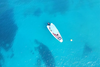 Hire Motorboat AXOPAR 22 SPYDER Saint Barthélemy