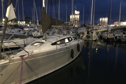 Rental Sailboat Northman Maxus 24 La Rochelle