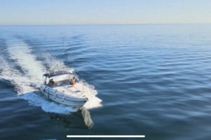 Alquiler yate a motor incluye combustible