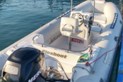 Boat tour in Ilhabela