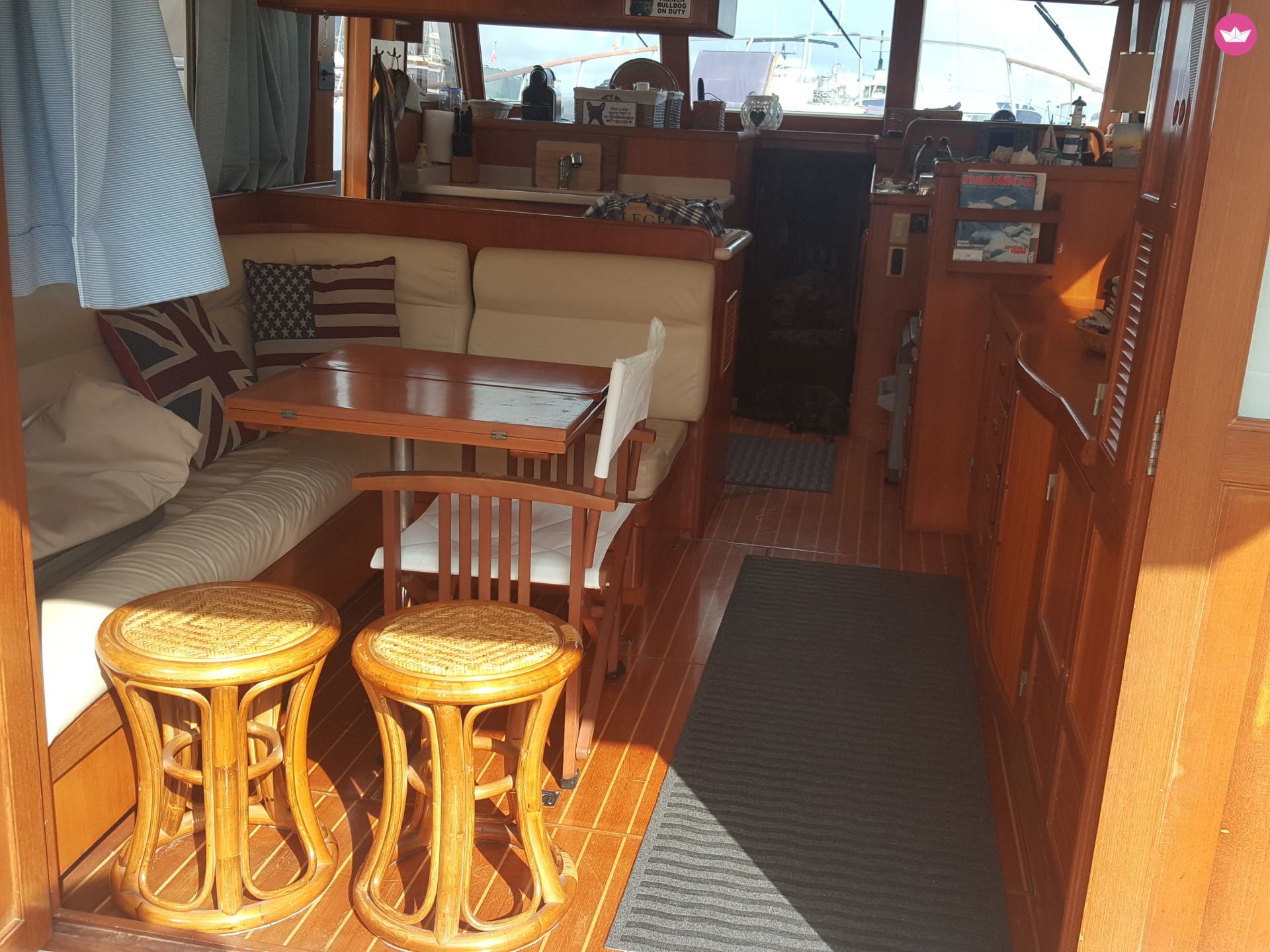Bateau à moteur Hampton 42 europa 660cv 8