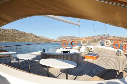 Luxury Gulet with Jacuzzi