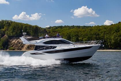 Motorcrucero de lujo con juguetes - Comedor privado disponible a bordo - hasta 11 pasajeros más el capitán