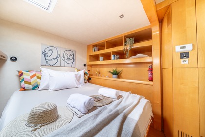 Hire Catamaran Fountaine Pajot Eleuthera 60 Aegina