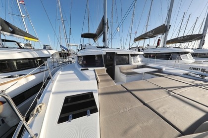 Hyra båt Katamaran Catana Bali 4.2 - 4 + 1 cab. Vodice
