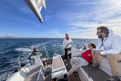 Nuovo Oceanis 37.1 (2026) - Lusso e comfort nella Baia di Palma