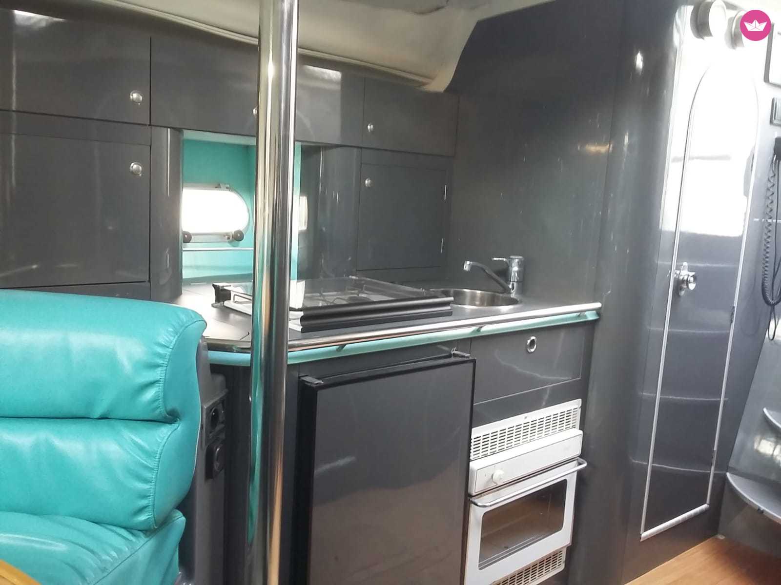 Motorboat Beneteau Flyer 10 for hire