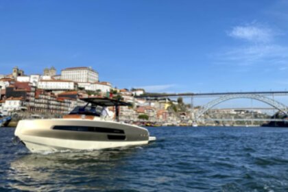 Aluguel Lancha Invictus Yachts GT370 Porto