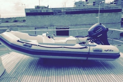 Alquiler de yate de lujo transoceánico.