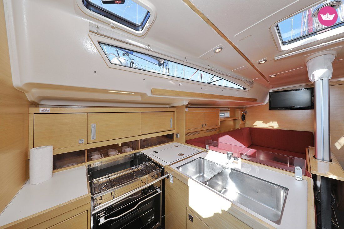 Hyra Elan 350