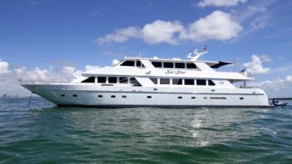 Charter Motor yacht Hargrave 108 Marsh Harbour