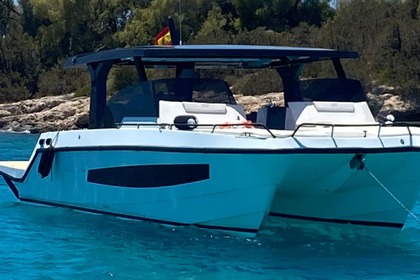 Charter Motorboat Tesoro T41 Power Cat Athens