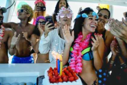 LUXURY EXPIRIENCE VIP SELECTION-Party Boat-Snorkeling-Slide