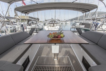 Verhuur Zeilboot Dufour Yachts Dufour 530 Trogir