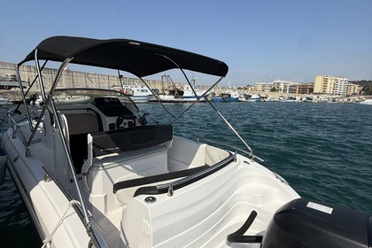 Hire Motorboat Ranieri Shadow 20 Catanzaro Lido