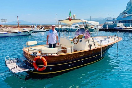 Charter Motorboat Fratelli Aprea 75 Capri