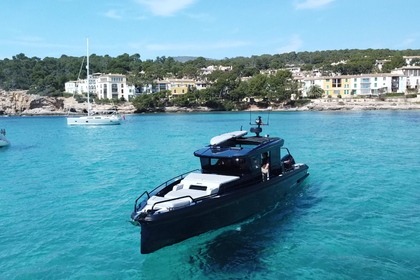 Noleggio Barca a motore Axopar Brabus Shadow 900 Cross Cabin Deep Blue Formentera