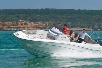 Charter Motorboat Jeanneau Superbe Cap Camarat 7.5 Open Sarzeau