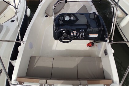 Without licence - B452 'Doris' - 4 people