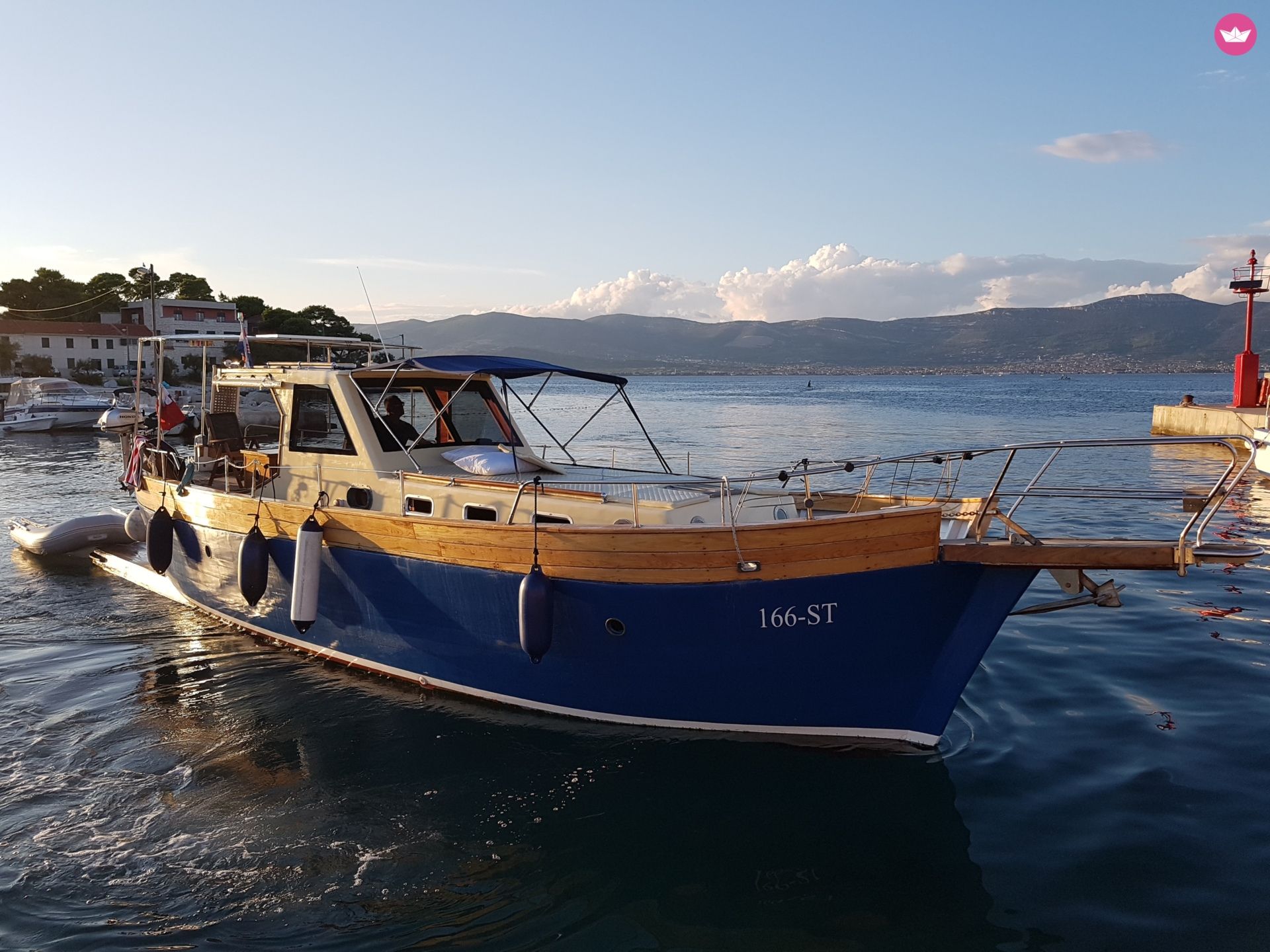 Charter Motorboat Traitional Croatian Boat Leut Vagabundo Split