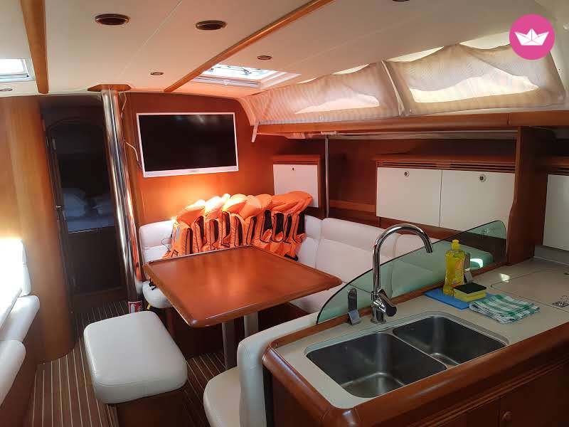 Sailboat Jeanneau Sun Odyssey 43 for rental
