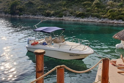 Miete Motorboot Insidias Fly - 200HP FREE FUEL & SKIPPER Hvar
