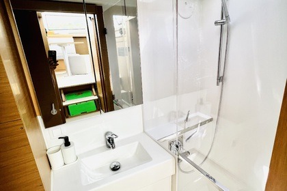 YEMAYÁ CREWED CATAMARÁN EXCESS 11