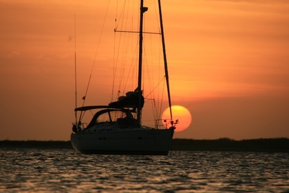 Charter Sailboat BENETEAU OCEANIS 423 L'Escala