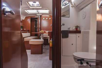 Beneteau Oceanis 43 in Lefkada