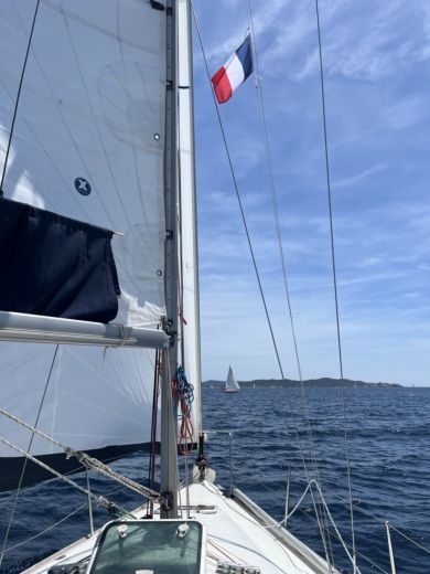 Saint-Mandrier-sur-Mer Sailboat Beneteau First 31.7 alt tag text