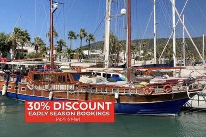 BOAT CHARTER FOR DAILY & WEEKLY HIRE