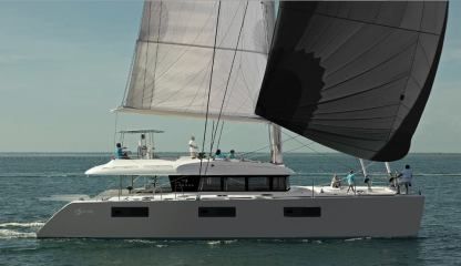 Charter Catamaran Lagoon 620 Essence Salerno
