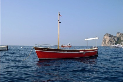 Rental Motorboat Gozzo 7.4m Marina del Cantone