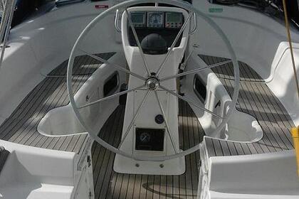 Hire Sailboat Bavaria 38 Lymington