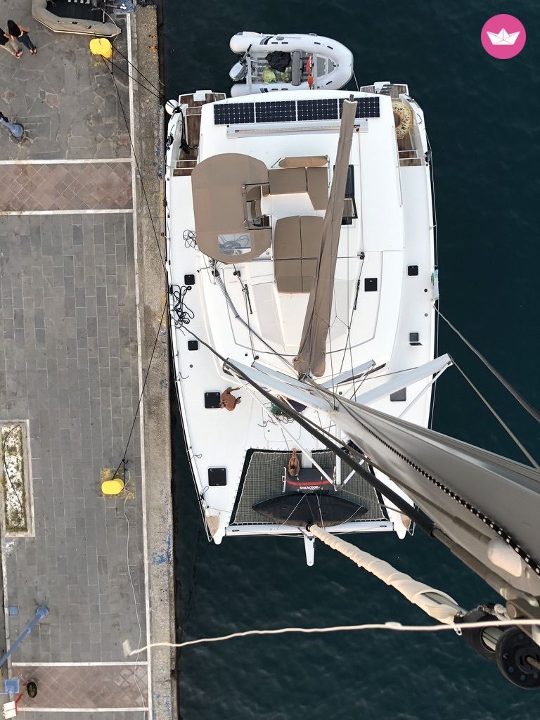 Catamaran Fountaine Pajot Helia 44 à louer