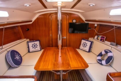 Half Day Private Trip to Dia  Dufour 32