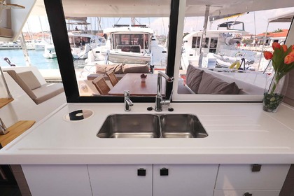 Rental Catamaran Fountaine Pajot Lucia 40 Marina Hramina