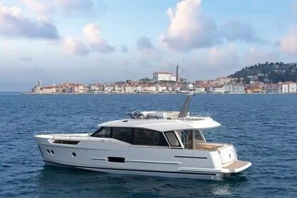 Hire Motor yacht GreenLine 48 Fly Hybrid Portorož