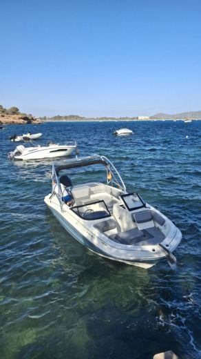Ibiza Motorboat Karnic Sl 602 alt tag text