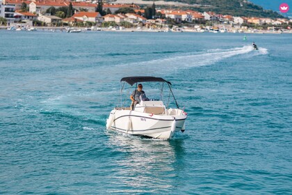 Verhuur Motorboot Quicksilver Activ 555 Open Trogir