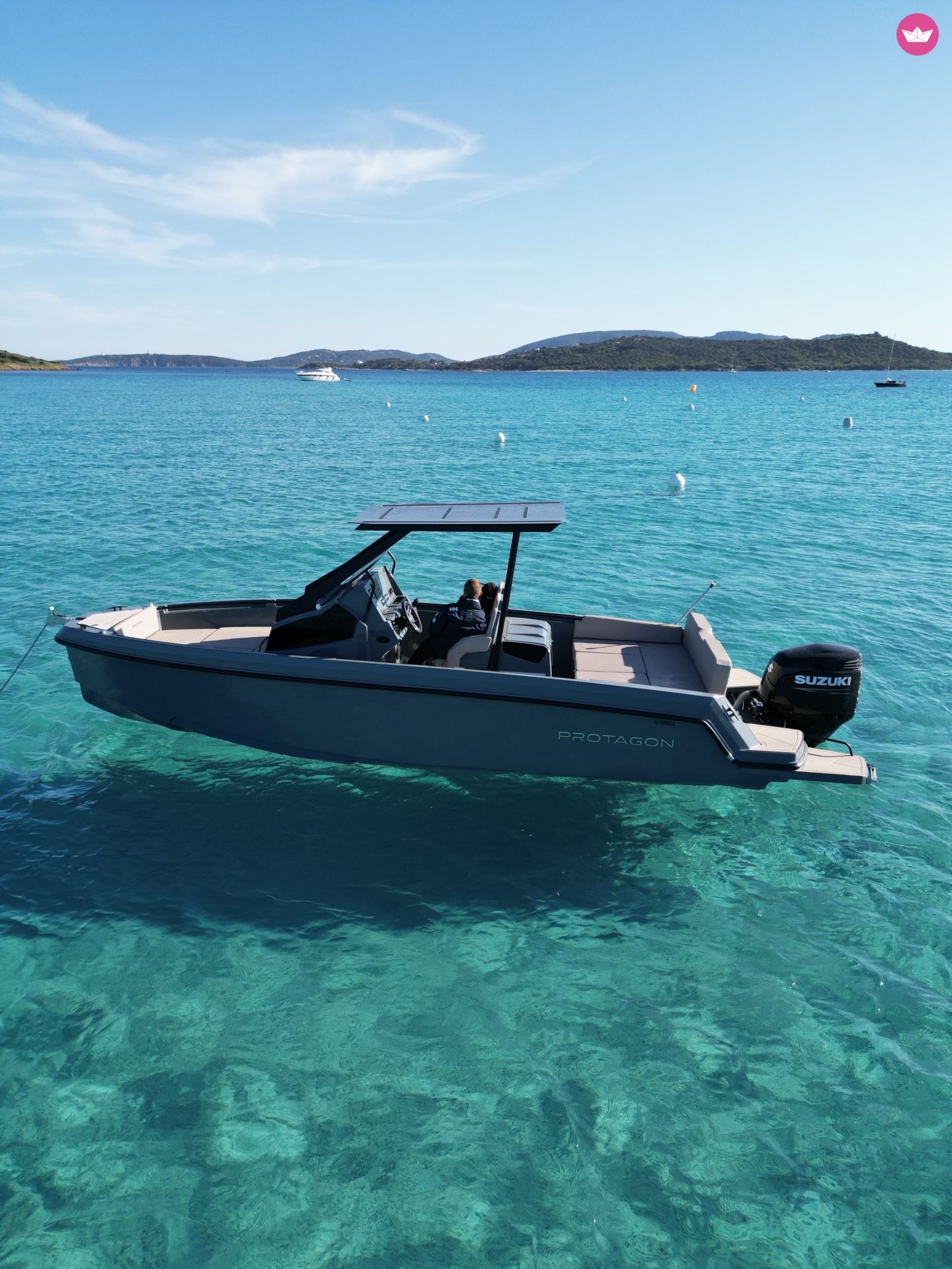 Bateau à moteur Protagon 25 250cv 6