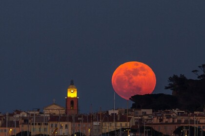 SUNSET AND FIREWORKS - Cannes & Golfe Juan