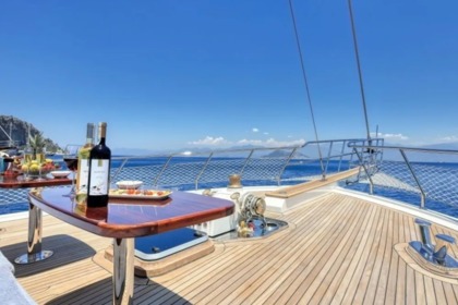 Luxury custom built ketch gulet with a capacity of 10 people