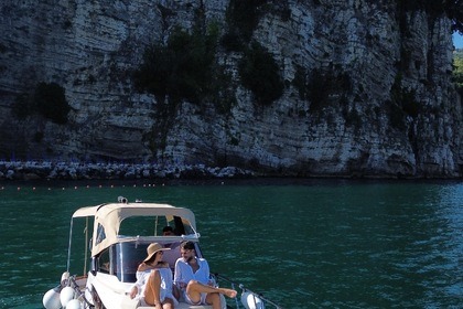 Hyra båt Motorbåt private tour Gozzo 8,50 Nerano